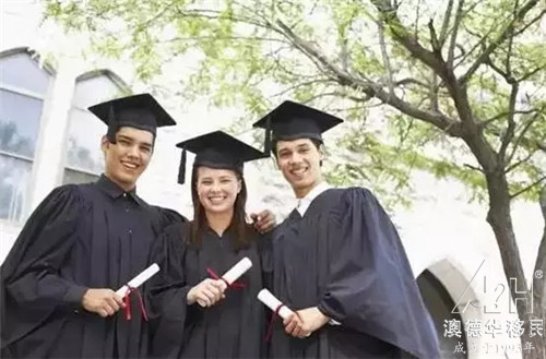 2017国内生产总值增长_希腊人均国民生产总值